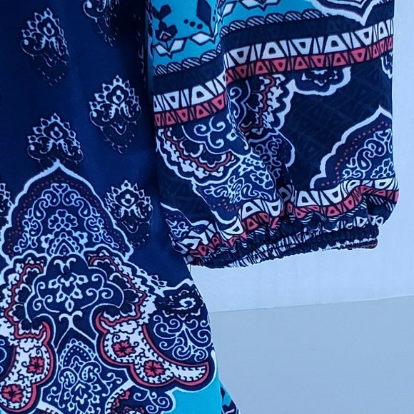 Modern Attraction Women's Size Small Tunic - Picture 3 of 9